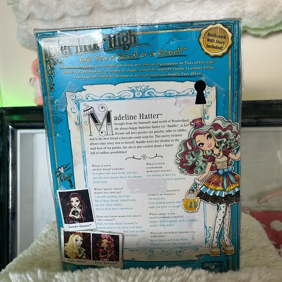 Madeline Hatter Doll with Purple and Blue Outfit - Picture 4 of 6